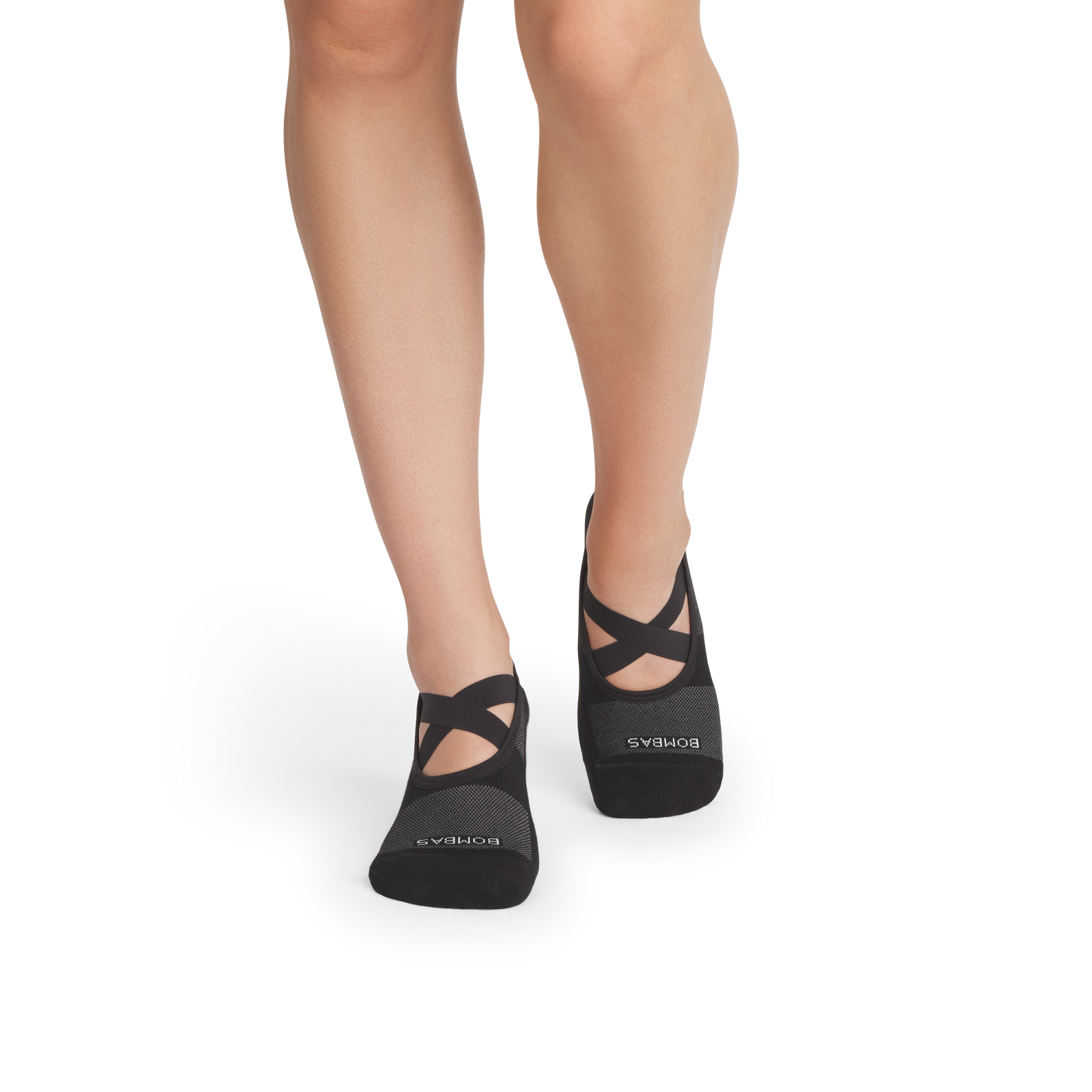 official-bombas::10119-black-adult-female-onmodel-2-transparent.png