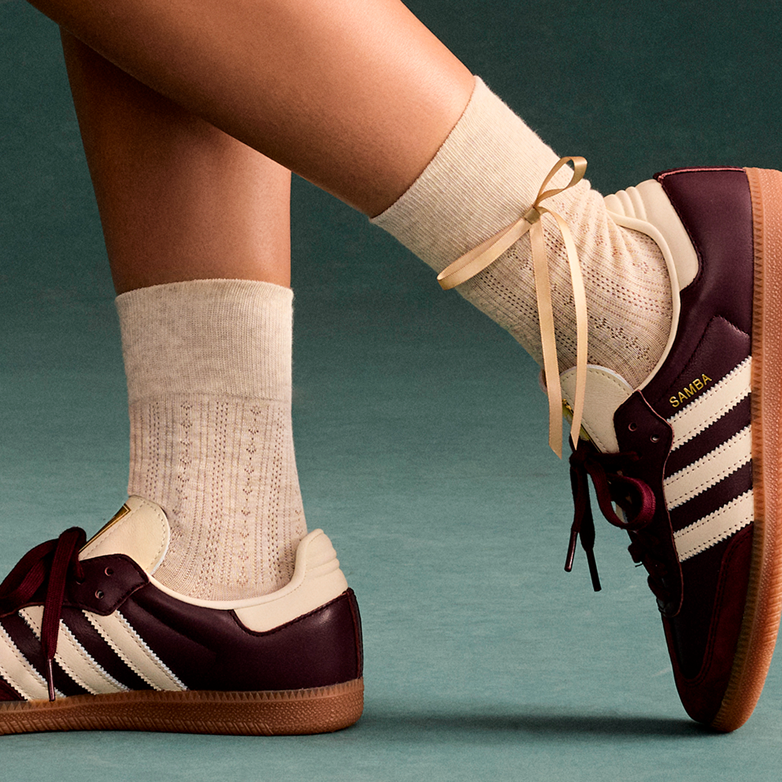 official-bombas::10514-sandyhtr-adult-female-onmodel-00-transparent-v3.png