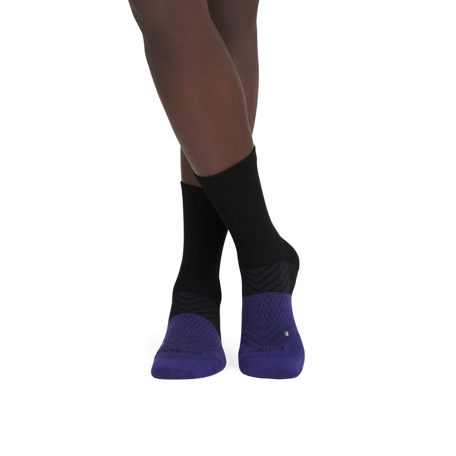 official-bombas::9152-black-lightindigo-adult-male-onmodel-2-transparent.png