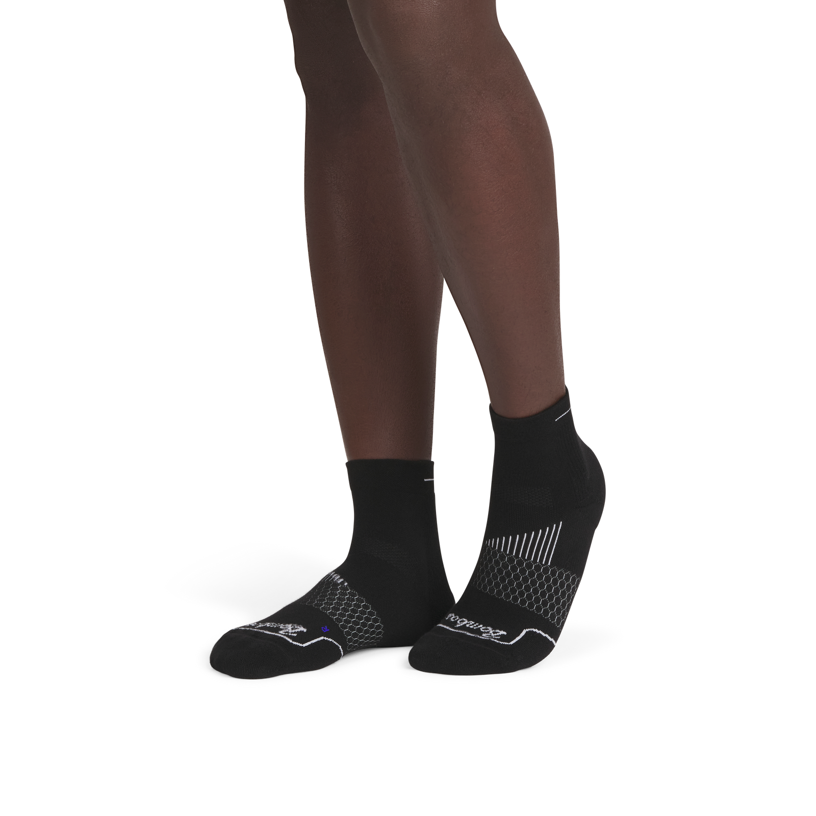 official-bombas::9270-black-adult-male-onmodel-2-transparent.png