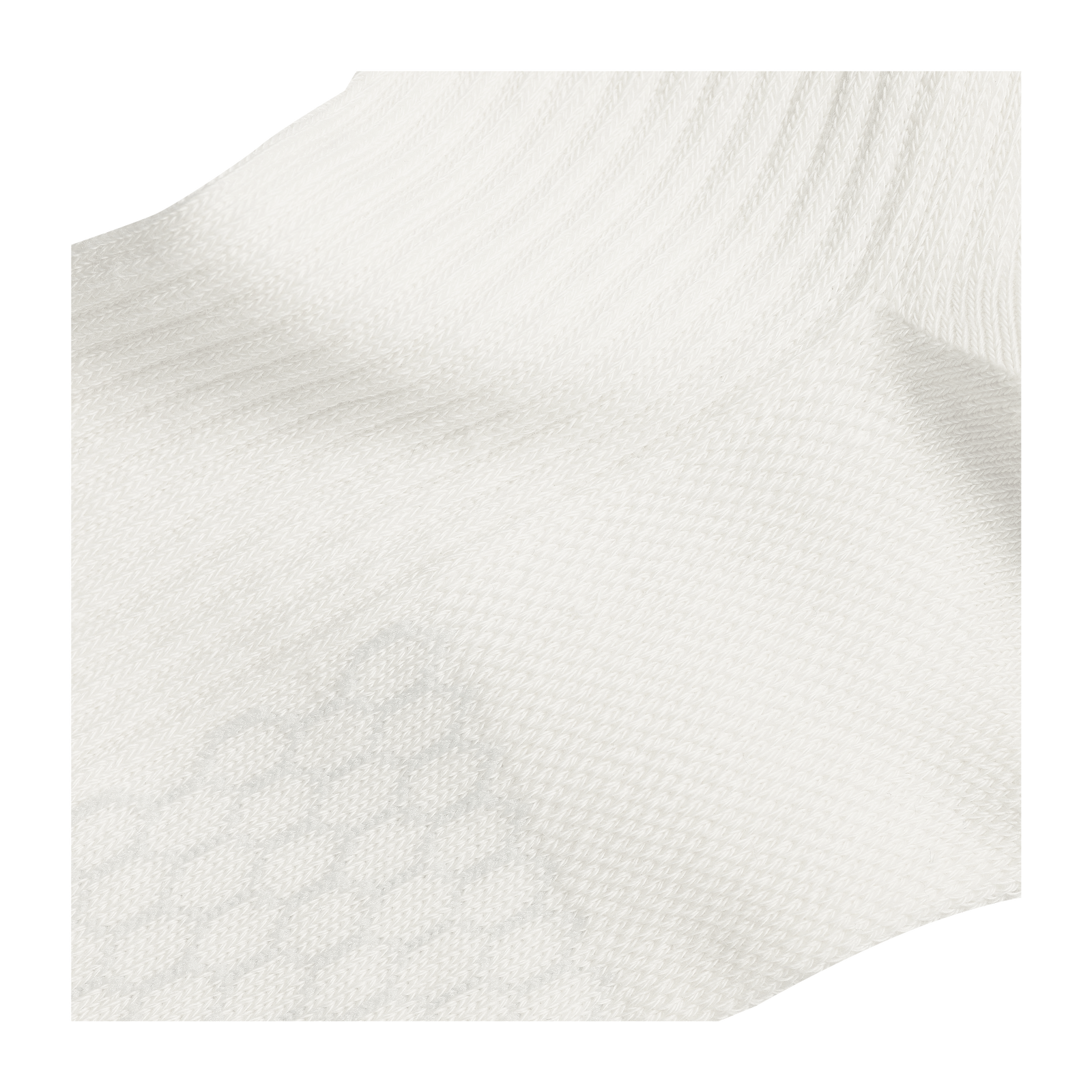 official-bombas::white-onmodel-2-transparent__2_.png